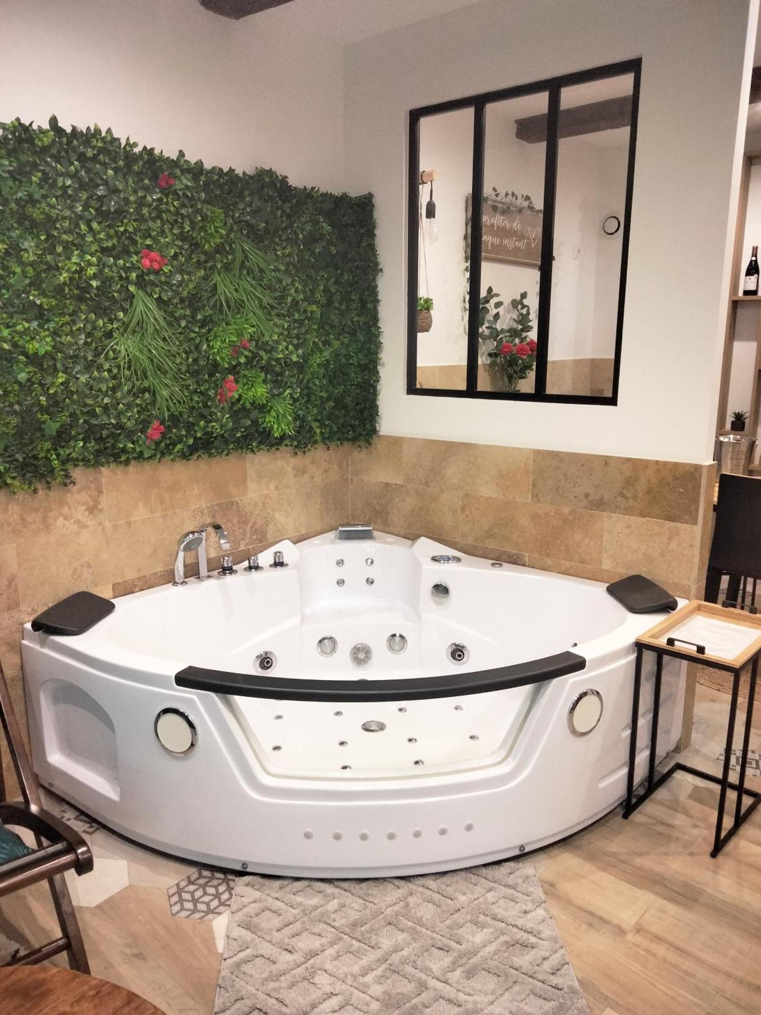 Maison Prestige Le Donjon Des Plaisirs Jacuzzi Montluel Exteriör bild